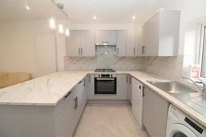 4 Bedroom House To Rent In Whitchurch Road, Cardiff, CF14
