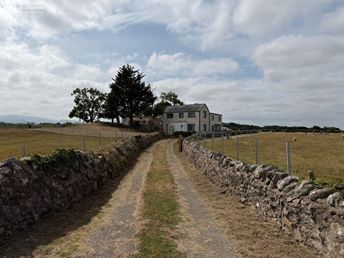 5 Bedroom Detached House For Sale In Ffordd Fodolydd, Y Felinheli, Gwynedd, LL56