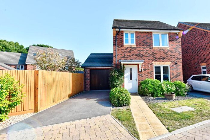 3 Bedroom Link Detached House For Sale In Burdock Spur, Didcot, OX11
