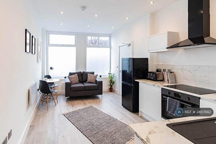 2 Bedroom Flat To Rent In Wellington Street, Stockport, SK1