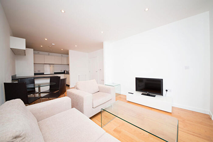 2 Bedroom Flat To Rent In Harford Street, Mile End, E1