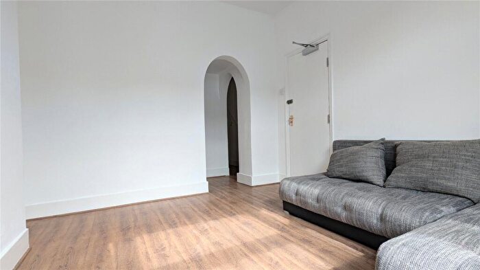 1 Bedroom Apartment To Rent In Rays Road, London, N18