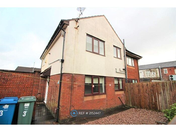 1 Bedroom Semi-Detached House To Rent In Barrett Court, Bury, BL9