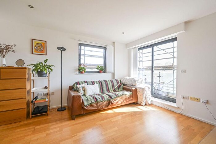 1 Bedroom Flat To Rent In Devonport Street, Shadwell, London, E1