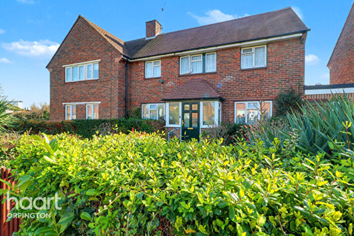 3 Bedroom Semi Detached House For Sale In Brow Close, Orpington, BR5