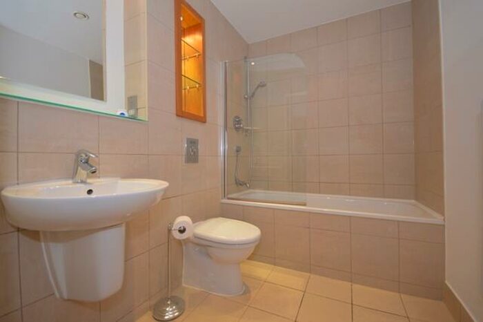 2 Bedroom Apartment To Rent In West One Plaza One, Cavendish Street, S3