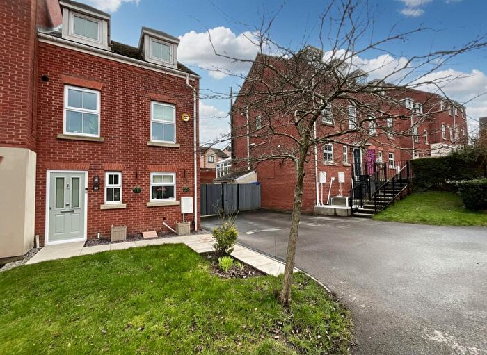 3 Bedroom End Of Terrace House For Sale In Willow Tree Grove, Stoke-On-Trent, ST4