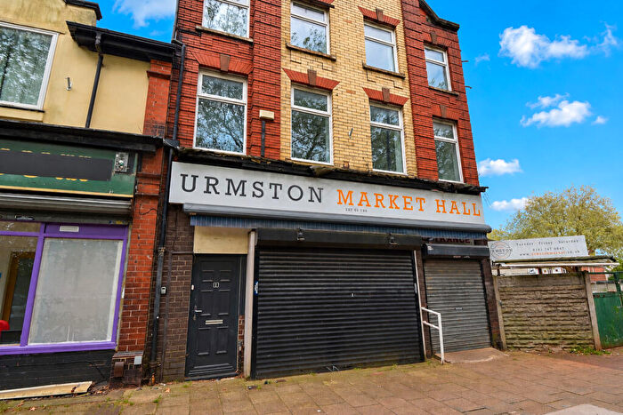 3 Bedroom Flat To Rent In Railway Road, Urmstont, M41