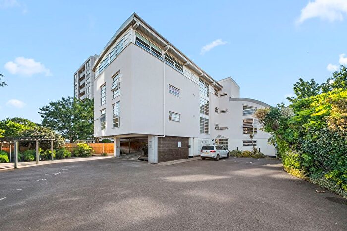 2 Bedroom Flat To Rent In Bridge Street, Walton-On-Thames, KT12