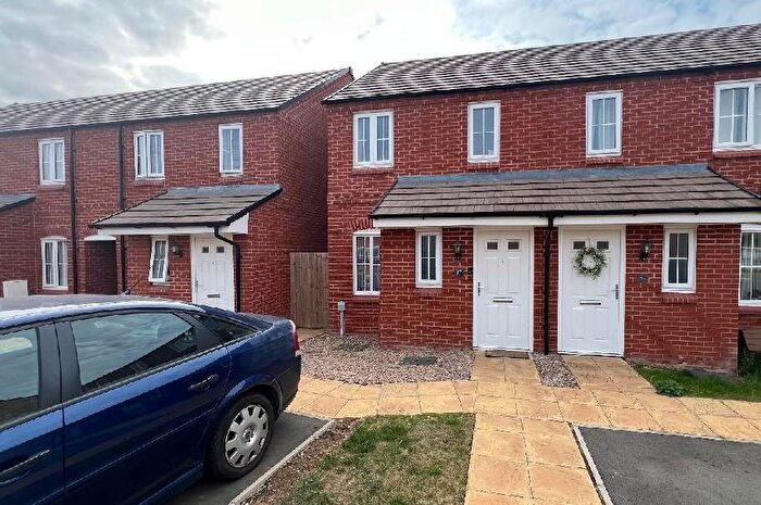 2 Bedroom End Of Terrace House For Sale In Otter Street, Rothwell, NN14