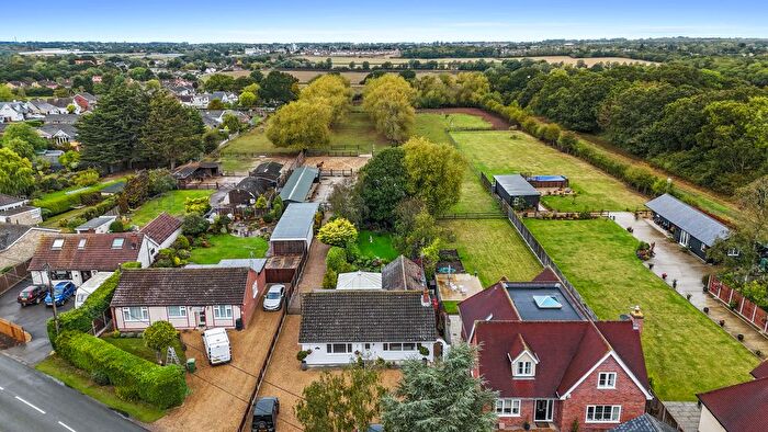 3 Bedroom Chalet For Sale In Barnhall Road, Tolleshunt Knights, Maldon, CM9