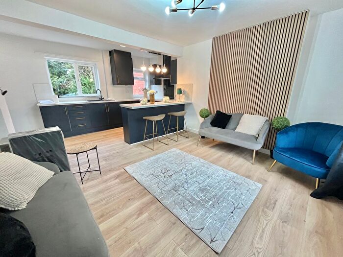 2 Bedroom Property To Rent In Bosley Square, Beeston, Nottingham, NG9