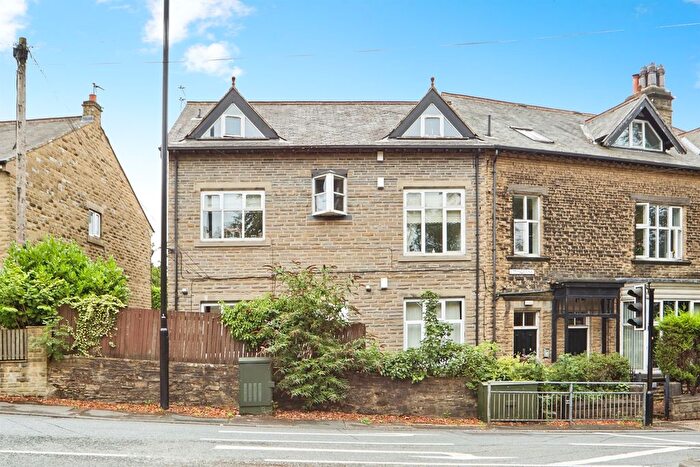 2 Bedroom Flat For Sale In Micklefield Lane, Leeds, LS19