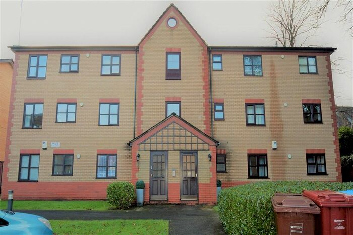 2 Bedroom Flat To Rent In Raleigh Close, West Didsbury, Didsbury, Manchester, M20