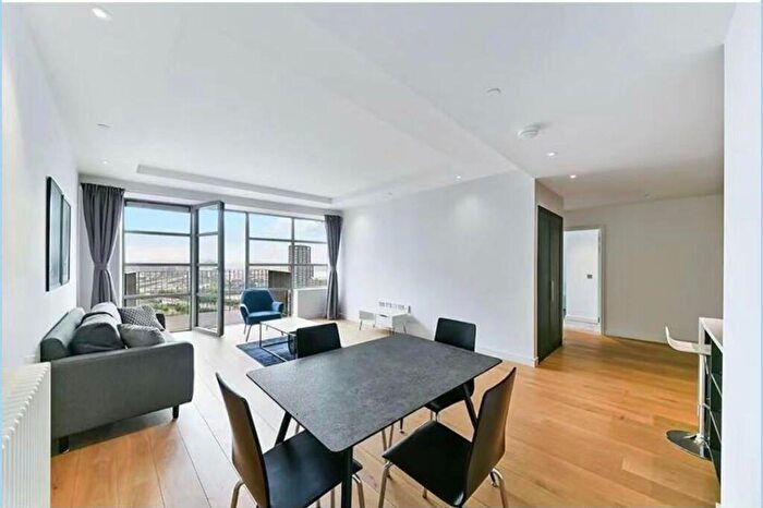 2 Bedroom Apartment To Rent In Kent Building, Hope Street, London, E14