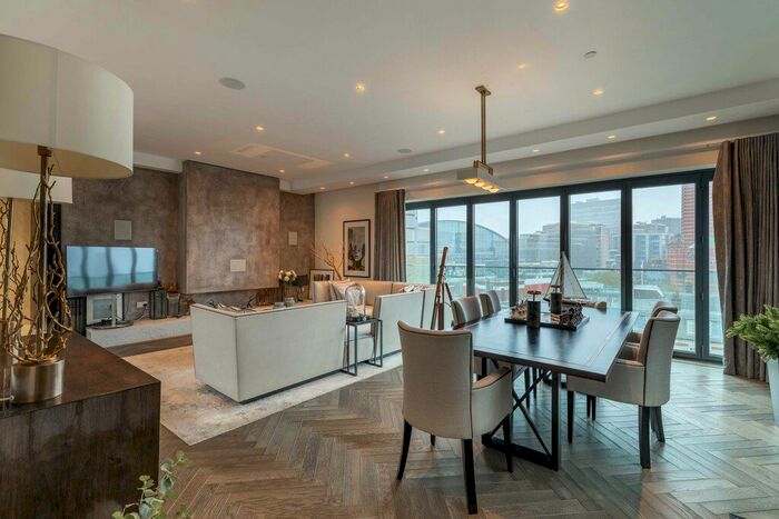 2 Bedroom Flat To Rent In Vauxhall Bridge Road, Victoria, SW1V