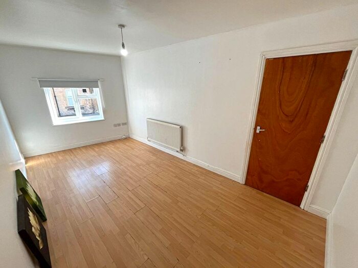 1 Bedroom Flat To Rent In Main Street, Shirebrook, NG20