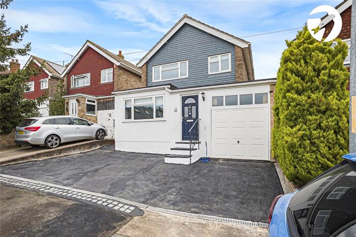 4 Bedroom Detached House For Sale In Mabel Road, Hextable, Kent, BR8