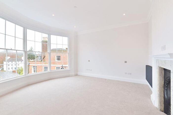 2 Bedroom Flat To Rent In Split Level Two Bedroom Apartment, GU7