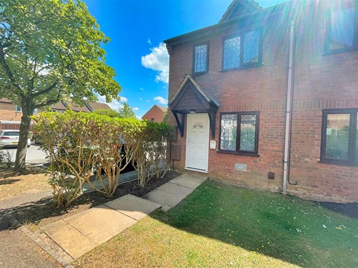 1 Bedroom Property To Rent In Bosworth Close, Bletchley, Milton Keynes, MK3