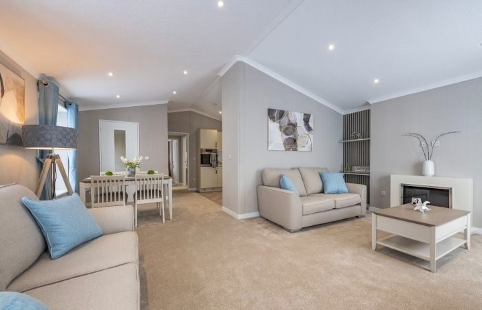 2 Bedroom Mobile/park Home For Sale In The Meadows, Claverley, Wolverhampton, WV5