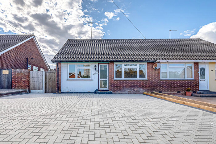 2 Bedroom Semi-Detached Bungalow To Rent In Pinewood Avenue, Leigh-on-sea, SS9