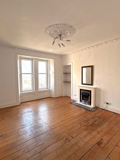 2 Bedroom Flat To Rent In Springhill, Dundee, DD4
