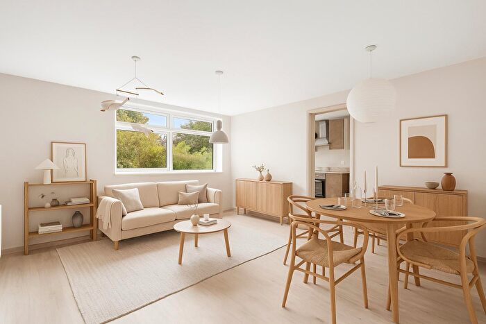 2 Bedroom Apartment To Rent In High Wycombe, HP12