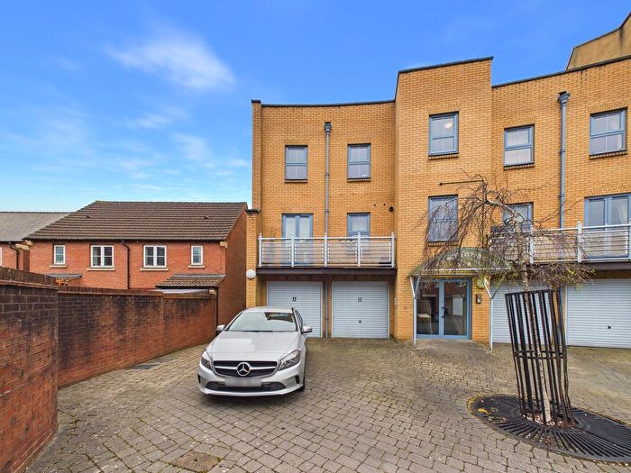 2 Bedroom Flat For Sale In Maunsell Road, Weston Village, Weston-Super-Mare, BS24