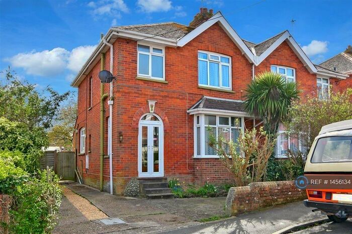 3 Bedroom Semi-Detached House To Rent In Whitesmith Road, Newport, PO30