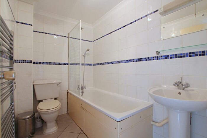 1 Bedroom Flat To Rent In Kingston Road, Wimbledon, SW19