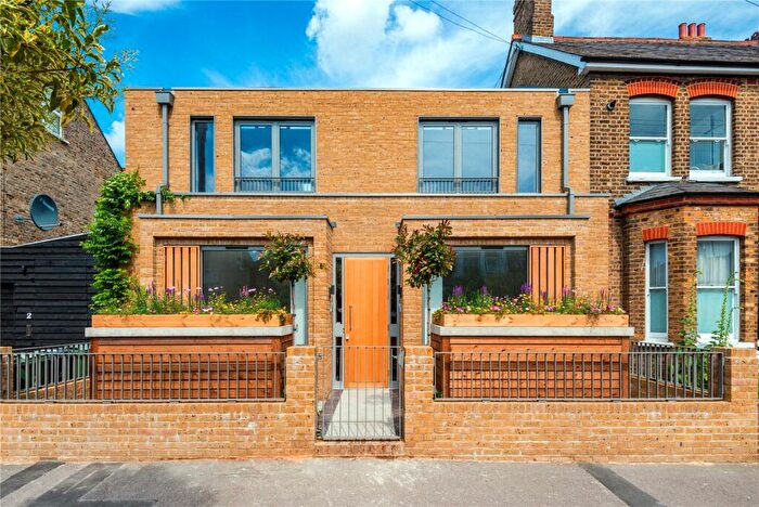 1 Bedroom Flat To Rent In Fraser Road, Walthamstow, London, E17