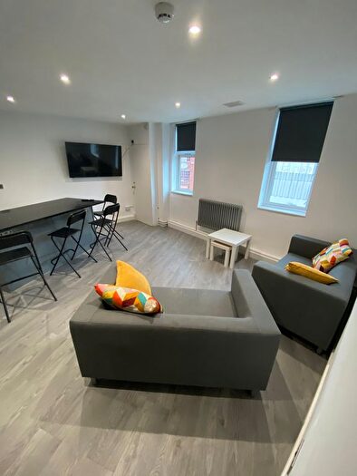 4 Bedroom Flat To Rent In Headford Street, Sheffield, S3