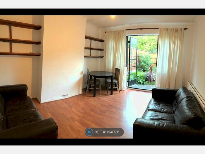 2 Bedroom Maisonette To Rent In Nether Street, London, N3