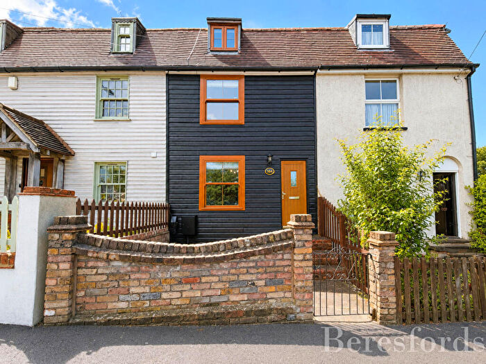 3 Bedroom Terraced House For Sale In Slewins Lane, Hornchurch, RM11