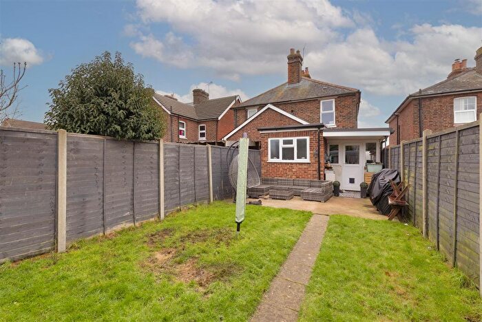 2 Bedroom Semi-Detached House For Sale In Mount Pleasant, Paddock Wood, Tonbridge, TN12