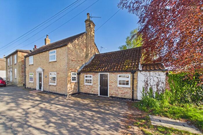 4 Bedroom Detached House For Sale In High Street, Needingworth, St. Ives, Cambridgeshire, PE27