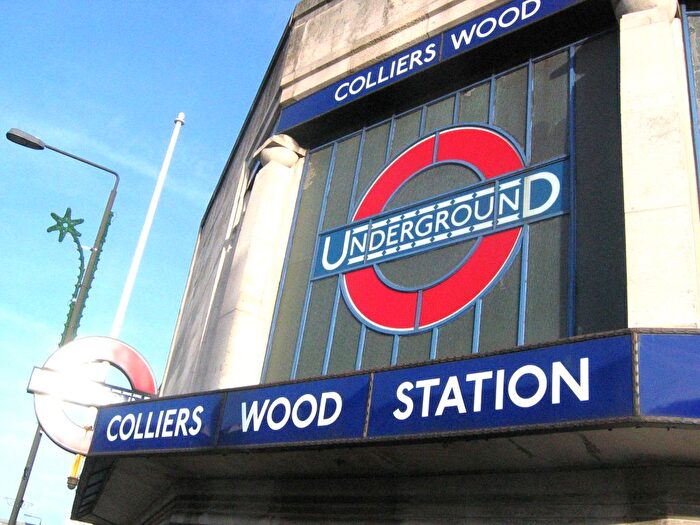 1 Bedroom Flat To Rent In High Steeet, Colliers Wood, SW19