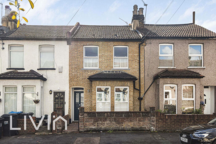 3 Bedroom Terraced House For Sale In Brafferton Road, Croydon, Greater London, CR0