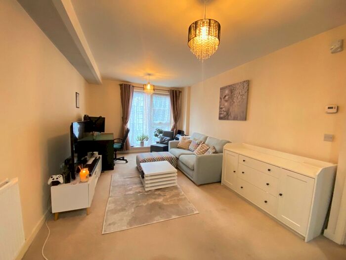 1 Bedroom Flat To Rent In Midland Road, Hemel Hempstead HP2