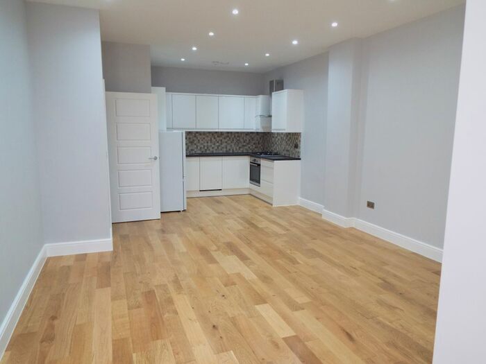 1 Bedroom Flat To Rent In Fishponds Road, Wokingham, RG41