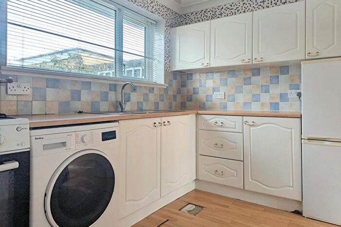 1 Bedroom Bungalow For Sale In Speedwell Avenue, Chatham, Kent, ME5