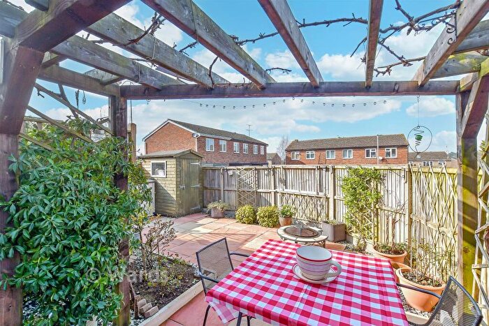 3 Bedroom Detached House For Sale In Vinten Close, Herne Bay, Kent, CT6