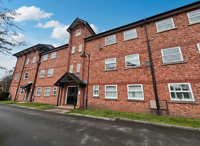 2 Bedroom Flat For Sale In Chandlers Row, Worsley, M28