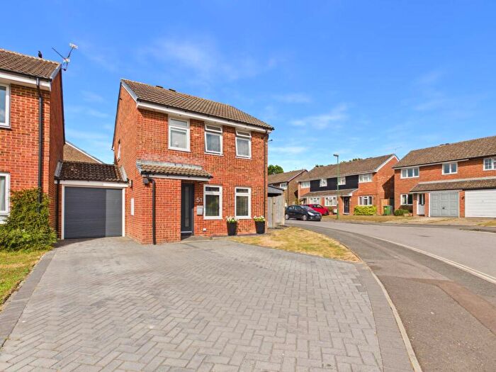 3 Bedroom Detached House For Sale In Bluebell Close, Horsham, RH12