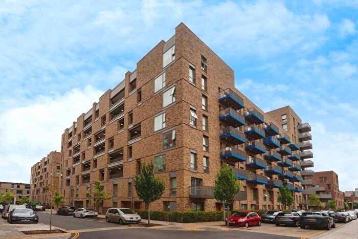 2 Bedroom Apartment For Sale In Mast Street, Barking, IG11