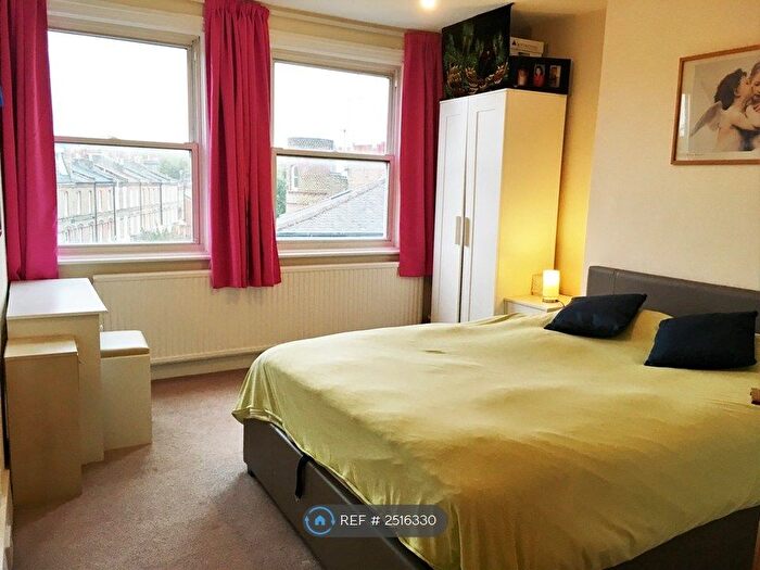 2 Bedroom Flat To Rent In London, London, W14