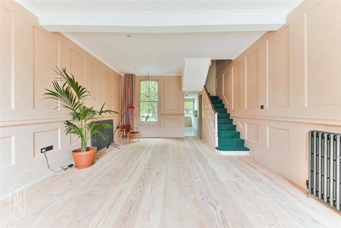 4 Bedroom Semi Detached House To Rent In Lansdowne Drive, London, E8