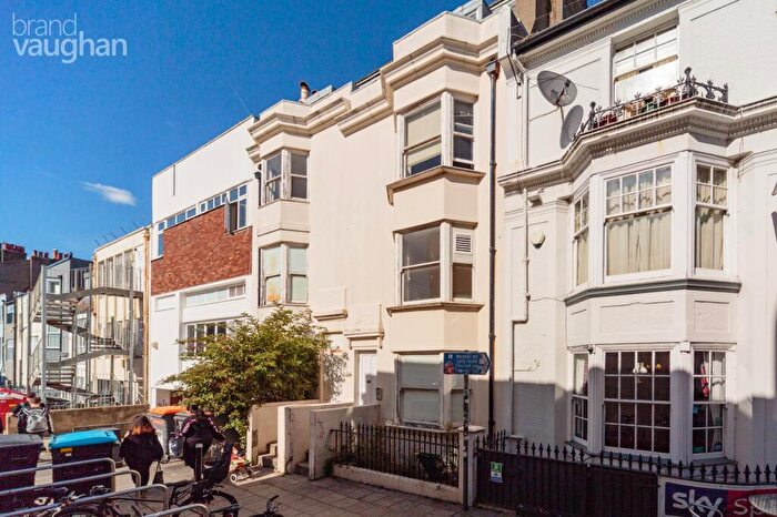 Flat To Rent In Clarence Square, Brighton, East Sussex, BN1
