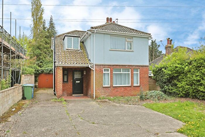 4 Bedroom Detached House For Sale In Dereham Road, Norwich, NR5